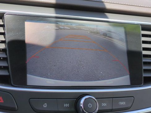 Used 2017 Buick LaCrosse Essence FWD image 20