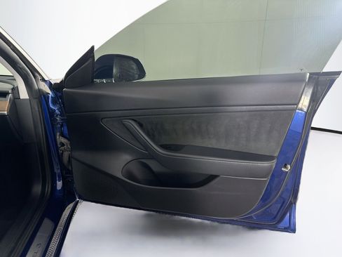 Used 2020 Tesla Model 3 Standard Range Plus RWD image 29