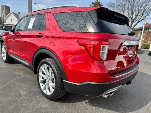 Used 2023 Ford Explorer Platinum w/ Technology Package AWD/4WD image 12