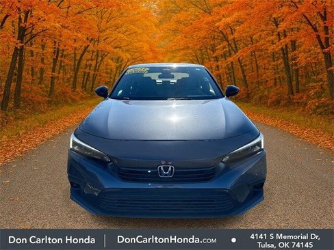 Used 2023 Honda Civic Sport image 2