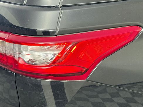 Used 2020 Chevrolet Traverse LT FWD image 32