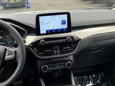 Used 2022 Ford Escape SEL image 6