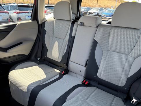 Used 2022 Subaru Forester Premium AWD/4WD image 16