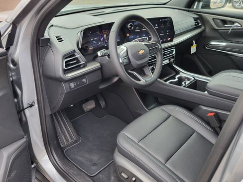 New 2026 Chevrolet Traverse LT image 14