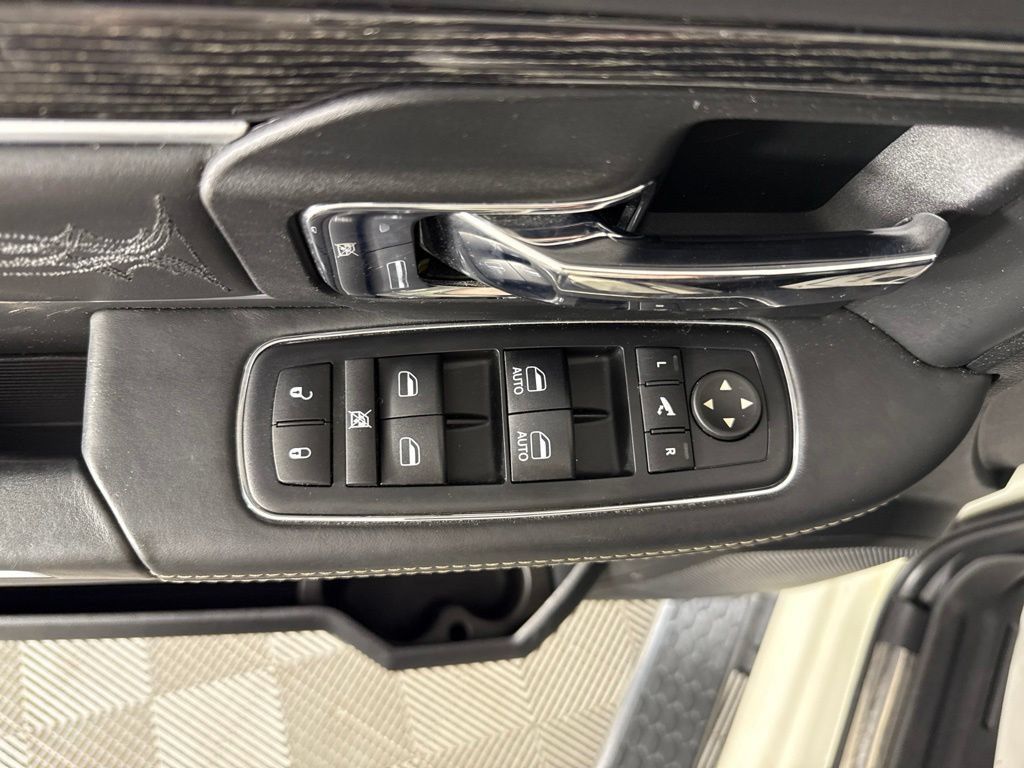 Used 2017 RAM 1500 Limited AWD/4WD image 12