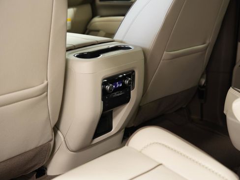 New 2026 GMC Yukon Denali w/ Sun & Power Step Package image 25