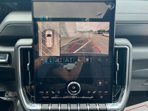 New 2026 GMC Yukon Denali w/ Denali Reserve Package AWD/4WD image 15