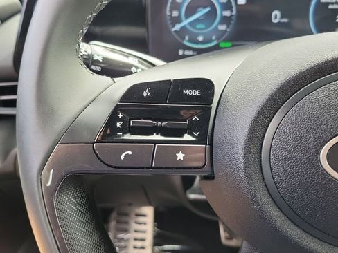Certified 2025 Hyundai Elantra SEL FWD image 5