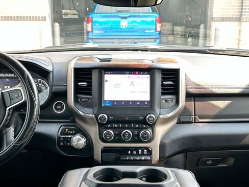 Used 2022 RAM 1500 Laramie AWD/4WD image 18