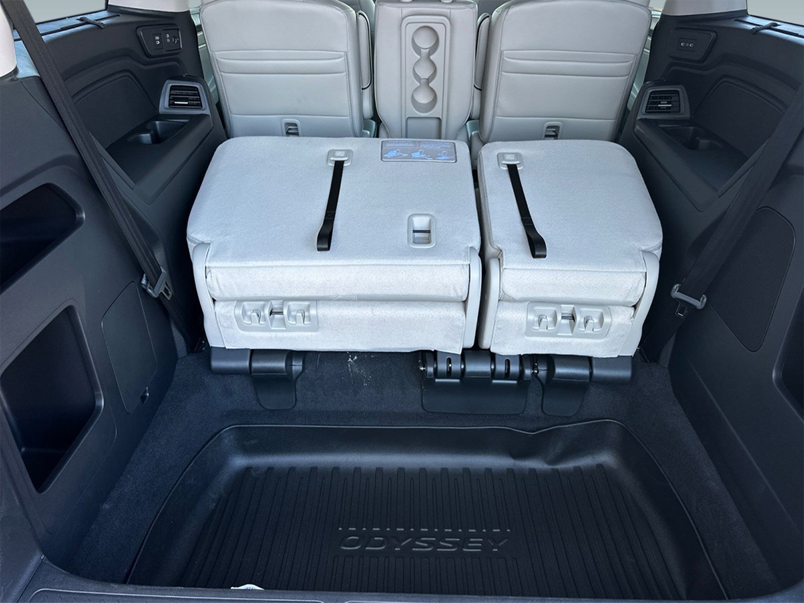 New 2027 Honda Odyssey Touring image 28