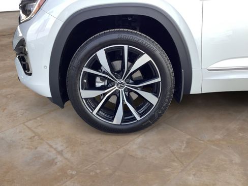 New 2026 Volkswagen Atlas Cross Sport SEL Premium R-Line AWD/4WD image 11