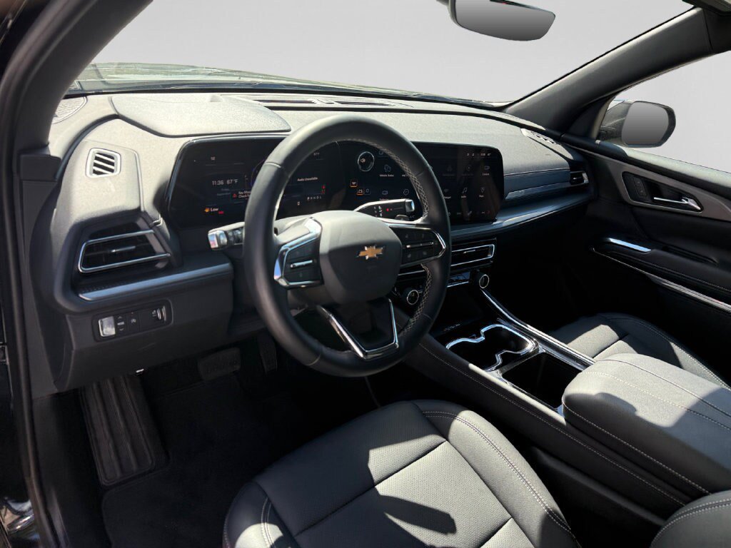 Used 2026 Chevrolet Traverse LT w/ Driver Confidence Package FWD image 12