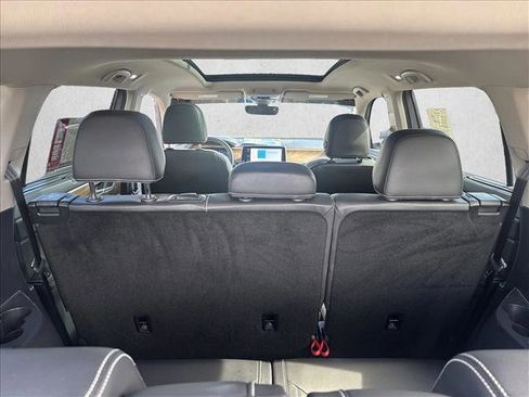 Used 2024 Volkswagen Atlas SE w/ Panoramic Sunroof Package FWD image 25
