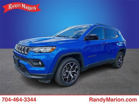 Used 2024 Jeep Compass Latitude image 1