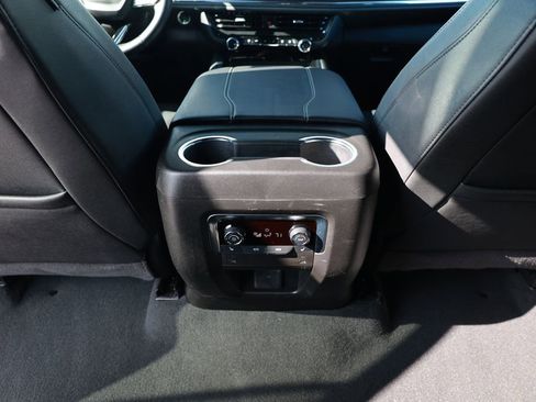 Used 2025 Chevrolet Suburban Premier image 28