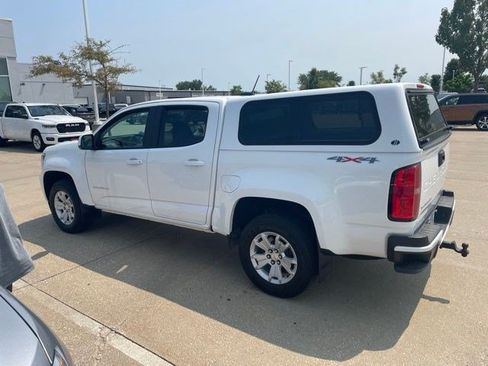 Used 2022 Chevrolet Colorado LT w/ LT Convenience Package AWD/4WD image 2