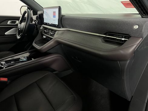 Used 2025 Ford Explorer Platinum w/ LUX Leather Package image 35