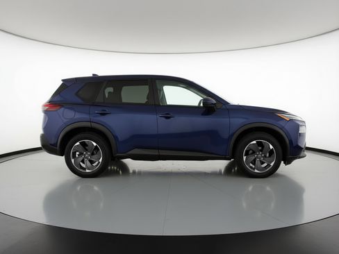 Used 2025 Nissan Rogue SV image 11