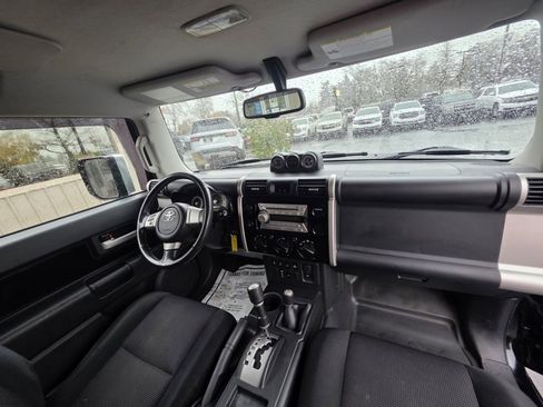 Used 2009 Toyota FJ Cruiser Sport Utility 2d image 15