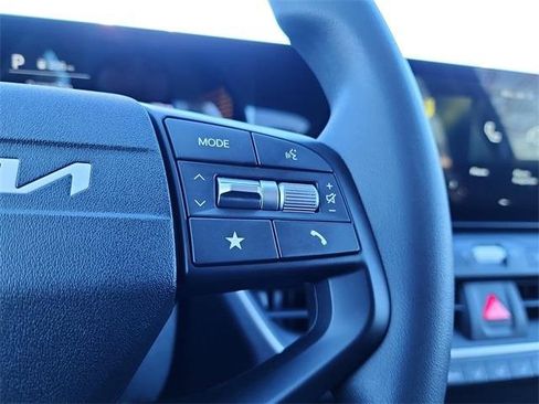 New 2025 Kia K4 LXS image 23