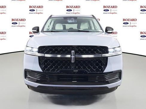 New 2026 Lincoln Navigator L Reserve w/ Jet Appearance Package AWD/4WD image 3