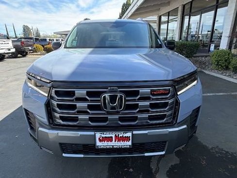 New 2026 Honda Pilot TrailSport image 8