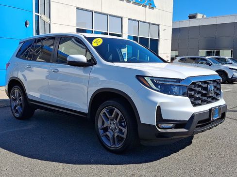 Used 2023 Honda Passport EX-L image 3