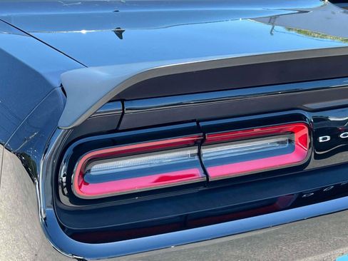 Used 2021 Dodge Challenger R/T Scat Pack RWD image 11