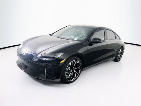 Used 2024 Hyundai Ioniq 6 SEL image 3