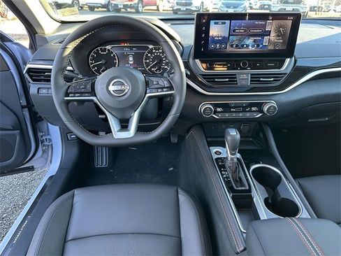 New 2025 Nissan Altima 2.5 SR w/ SR Premium Package image 18