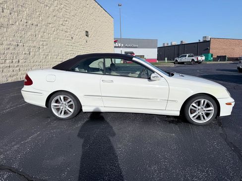 Used 2006 Mercedes-Benz CLK 350 Cabriolet w/ Premium Pkg image 6