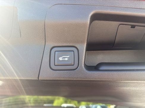Used 2023 GMC Acadia AT4 AWD/4WD image 32