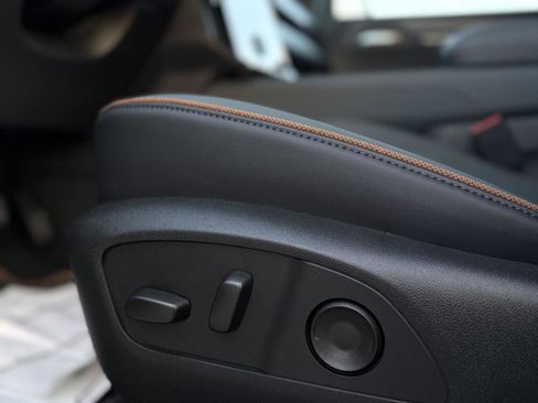 New 2026 GMC Acadia AT4 w/ Luxury Package image 15