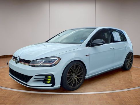 Used 2021 Volkswagen GTI SE FWD image 3