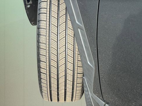 Used 2022 Hyundai Tucson Limited image 11