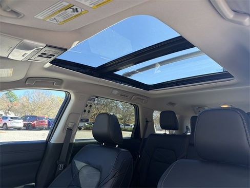 Used 2024 Nissan Pathfinder Platinum w/ Cargo Package image 22