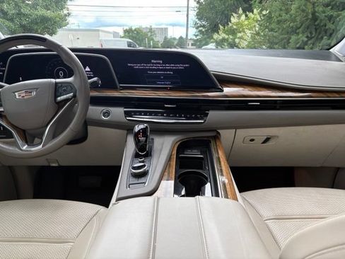Certified 2024 Cadillac Escalade Sport Platinum w/ LPO, ONYX Package AWD/4WD image 24