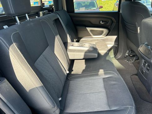 Used 2018 Nissan Titan SV w/ SV Convenience Package RWD image 26