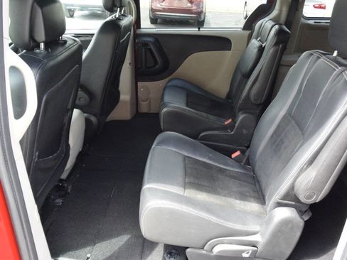 Used 2015 Dodge Grand Caravan SXT image 25