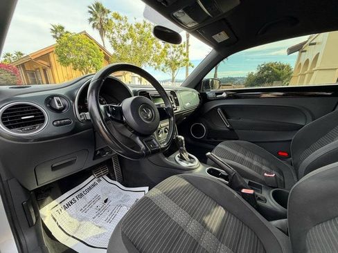 Used 2012 Volkswagen Beetle 2.0T FWD image 23