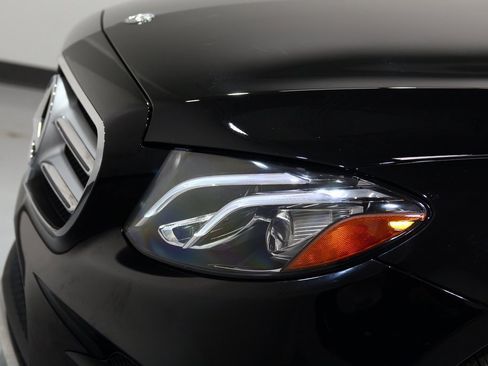 Used 2019 Mercedes-Benz E 300 E 300 image 17