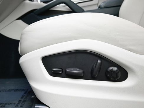 Used 2022 Porsche Cayenne S image 49