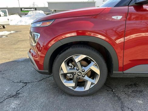 Used 2025 Hyundai Venue SEL FWD image 6