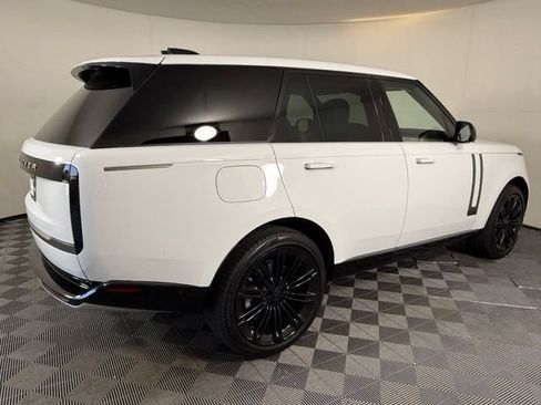 Used 2024 Land Rover Range Rover SE AWD/4WD image 7