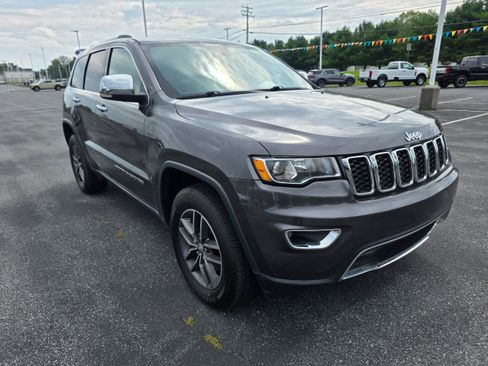 Used 2017 Jeep Grand Cherokee Limited AWD/4WD image 5