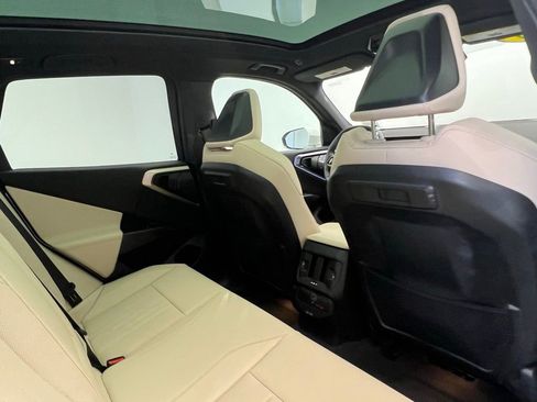 Certified 2025 BMW X3 xDrive30i image 8