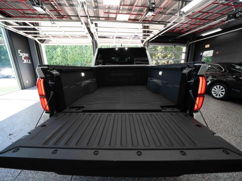 Certified 2025 Toyota Tacoma SR5 AWD/4WD image 28