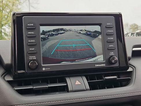 Used 2021 Toyota RAV4 XLE w/ Convenience Package image 19