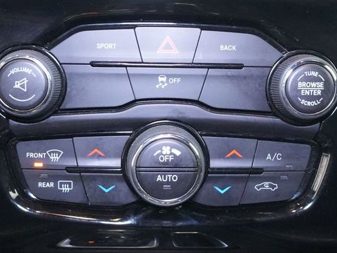 Used 2016 Chrysler 300 S image 31