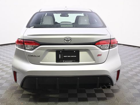 Used 2023 Toyota Corolla SE w/ Carpet Mat Package (TMS) FWD image 2